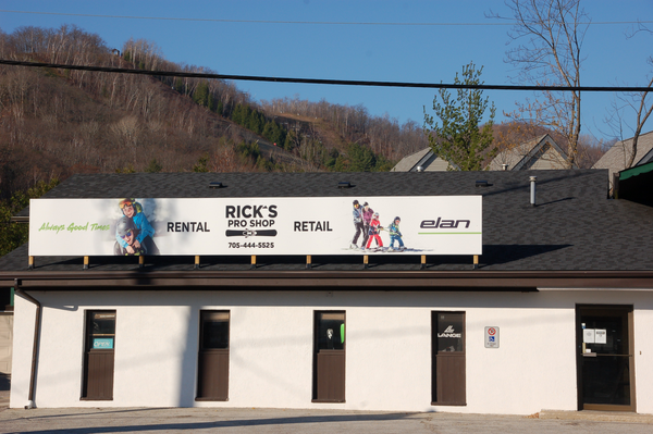 Storefront of Rick's Pro Ski Shop in The Blue Mountains