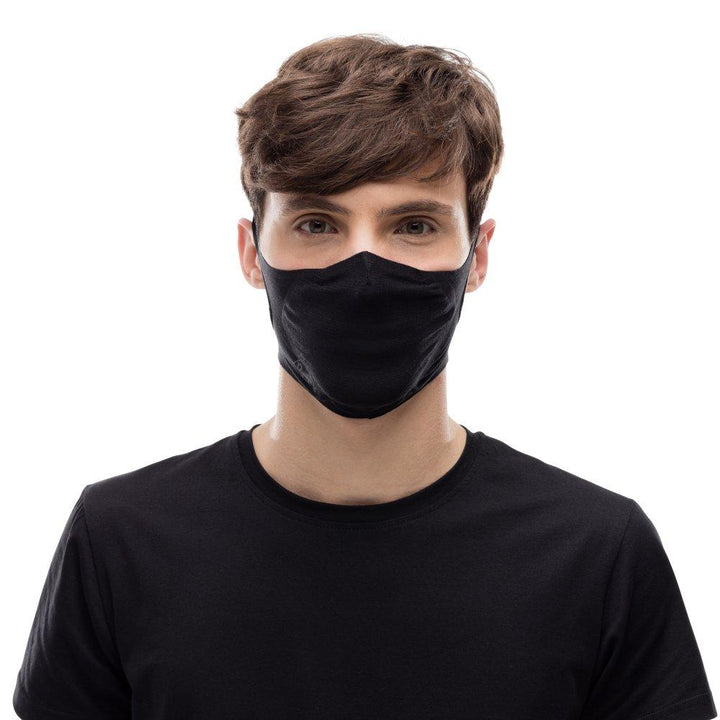 Man wearing a Buff Filter Mask in Solid Black
